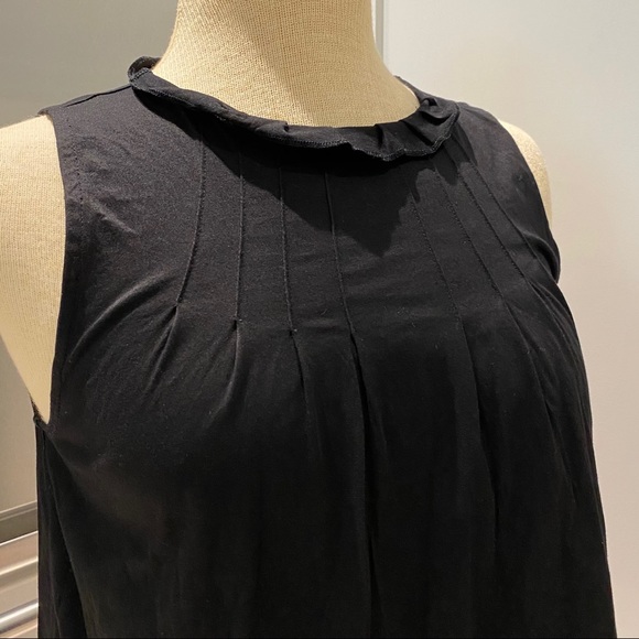 GAP Sleeveless Pleat Top - Picture 8 of 12